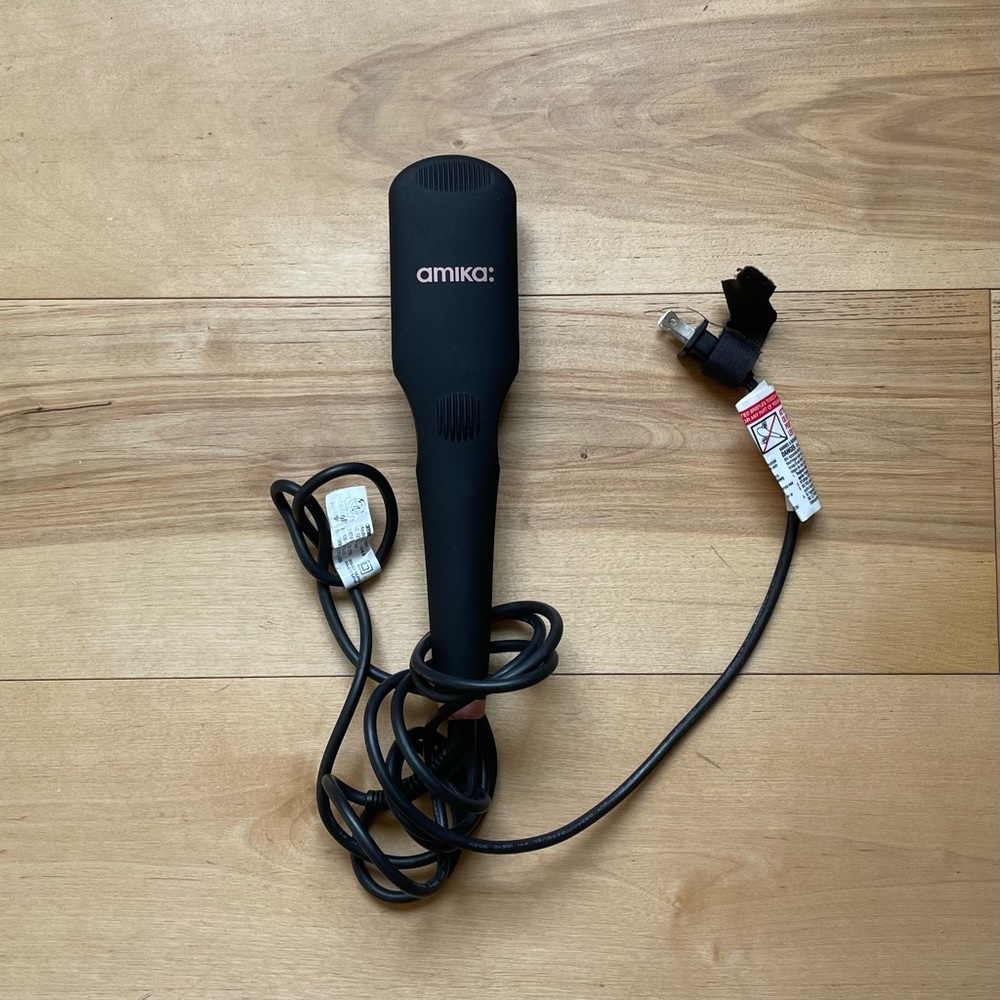 Amika Hair Brush Iron